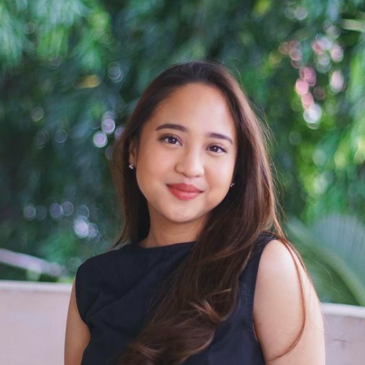 <p>Mahasiswa Jurusan Hukum ini dikenal sangat modis dalam berbagai kesempatan, Bunda. Cantik ya. (Foto: Instagram @farrahhab)</p>