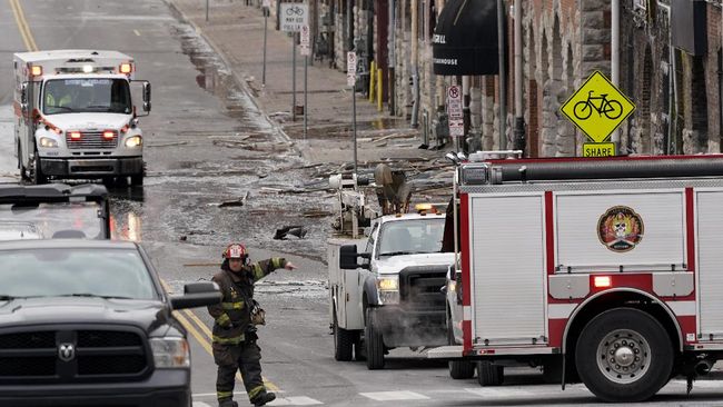 Kemenlu Sebut WNI Aman dari Ledakan di Nashville Kemenlu RI menyatakan tidak ada WNI yang terdampak atau menjadi korban dalam peristiwa ledakan di Kota Nashville, AS.