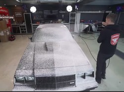 Waduh, Mobil Ini Baru Dicuci Lagi Setelah 37 Tahun
