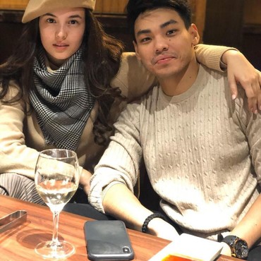 Kekasih Positif COVID-19, Chelsea Islan Beri Pesan Manis