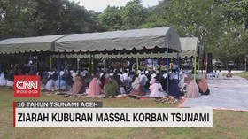 VIDEO: Ziarah Kuburan Massal Korban Tsunami