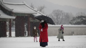 FOTO: Sepi Istana Gyeongbok di Musim Dingin Pandemi