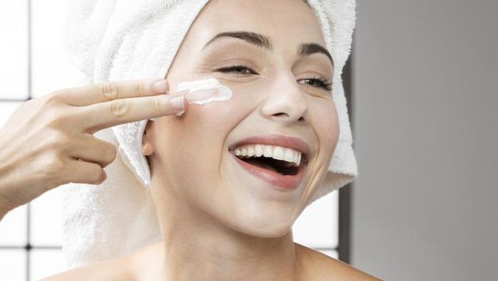 Lanolin: Kandungan Bahan Untuk Menyelamatkan Kulit di Musim Hujan