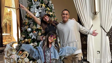 Disindir Soal Perayaan Natal, Nia Ramadhani Cuek & Asyik Liburan di Dubai