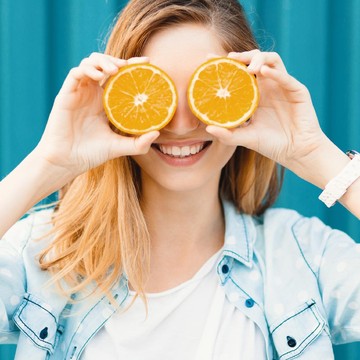Rekomendasi Serum Vitamin C, Mampu Memudarkan Flek Hitam pada Wajah!