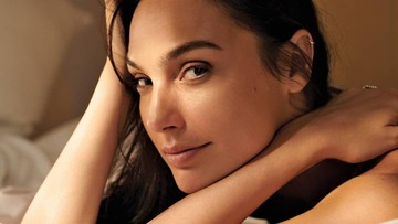 GAL GADOT BANGGA KELUARGA IKUT BERPERAN DALAM FILMNYA