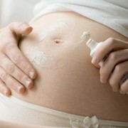 4 Rekomendasi Skincare yang Aman untuk Ibu Hamil