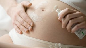 4 Rekomendasi Skincare yang Aman untuk Ibu Hamil