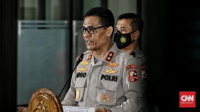 Kadivhumas Mabes Polri Irjen Argo Yuwono menyebut dana Jamaah Islamiyah berasal dari infaq dan iuan anggota.