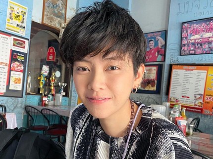 8 Artis & Selebgram Wanita Thailand Berpenampilan Tomboi