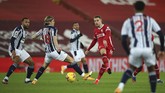 FOTO: Liverpool Gigit Jari Lawan Klub Zona Degradasi Liverpool gagal mengalahkan West Bromwich Albion dan gagal memperlebar jarak dengan pesaing-pesaing di papan atas Liga Inggris.