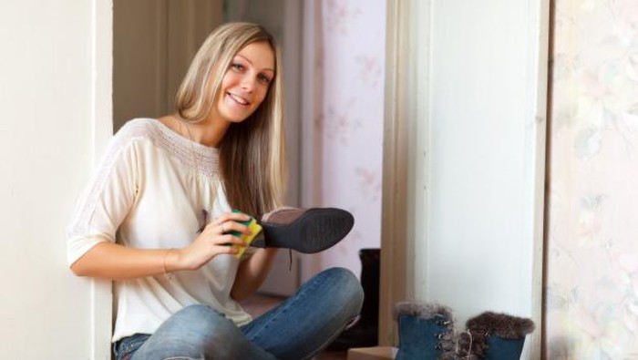 Tips Merawat Sepatu Warna Putih Agar Tetap Bersih dari Noda
