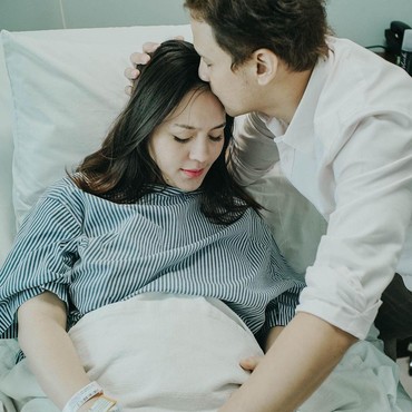 Potret Lucky Perdana & Lidi Brugman, Pernikahan hingga Momen Kelahiran Anak