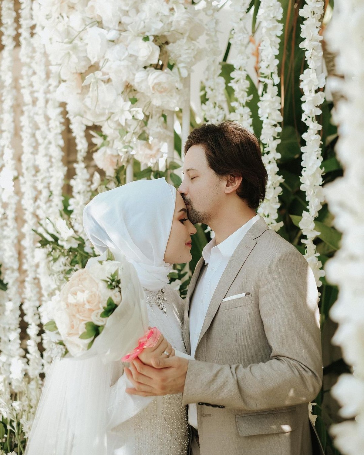 Lucky Perdana dan Lidi Brugman