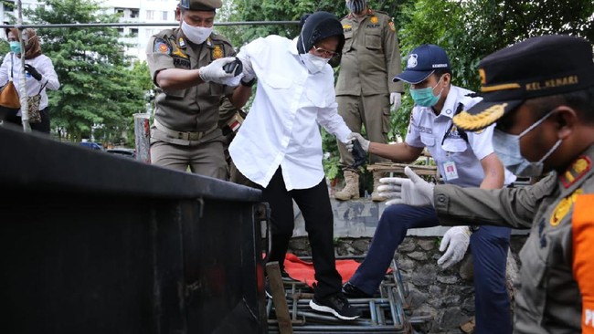 Hasil pemadanan data 99.763 kepala keluarga penerima Bantuan Sosial Tunai (BST), terdapat 124 KPM yang ditanggung DKI dan selebihnya ditanggung Kemensos.