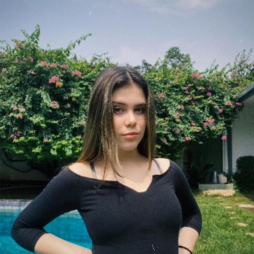 img-title Pesona Manuella Aziza Anak Kedua Sophia Latjuba yang Beranjak Remaja