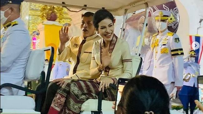 Sineenat Wongvajirapakdi, Selir Raja Thailand dengan Karier Militer Kontroversial