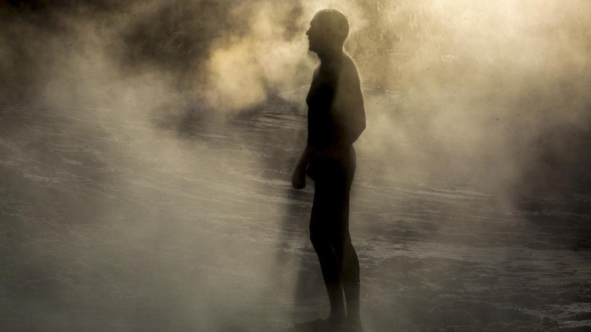 FOTO: Berkubang di Minus 34 Derajat Celcius
