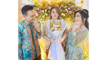 img-title Via Vallen Trending Gegara Cemberut Lihat Adik Dilamar Pacar