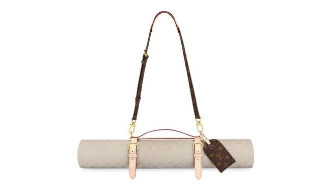 Louis Vuitton membuat geger umat Hindu karena produk terbaru mereka, sebuah matras yoga mewah dari kulit sapi.