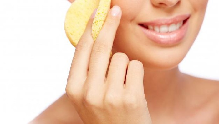 Bedak Bayi untuk Kulit Sensitif,  Mitos atau Fakta?