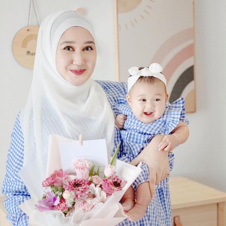 <p>Baby Rumi yang murah senyum dan makin menggemaskan. Setuju kan, Bun? (Foto: Instagram @dianpelangi)</p>