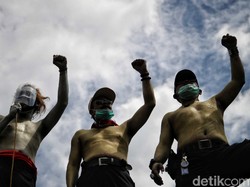 Buruh Menyerah! Puluhan Ribu Orang Kibarkan Bendera Putih 5 Agustus