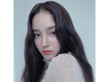 img-title Tersebar Foto Nancy MOMOLAND Ganti Baju, Agensi Ambil Langkah Tegas