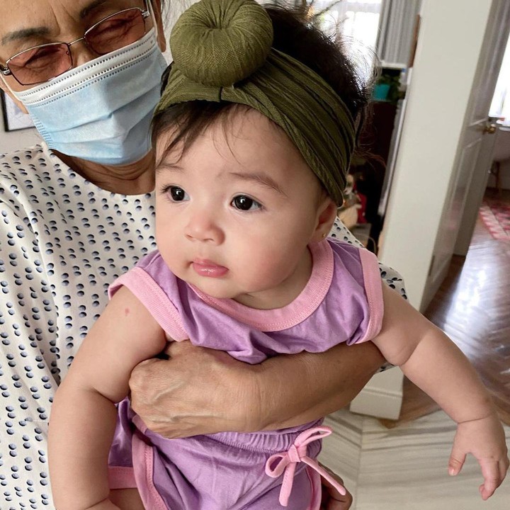 <p> Semoga selalu sehat dan tumbuh semakin cantik ya baby Cara. (Foto: Instagram @riantic)</p>