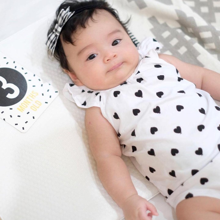 <p>Penantian artis cantik Rianti Cartwright dan suami, Cas Alfonso Nainggolan, terkait momongan berbuah manis sejak lahirnya buah hati pertama mereka pada 25 Juli 2020. (Foto: Instagram @riantic)</p>