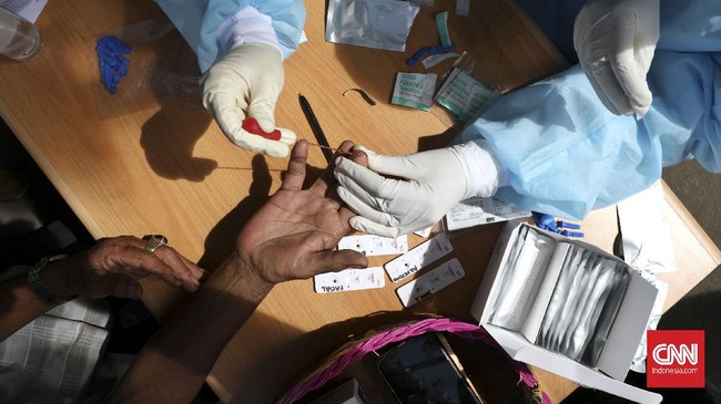 FOTO: Tes Usap Antigen Gratis di Operasi Lilin Polisi