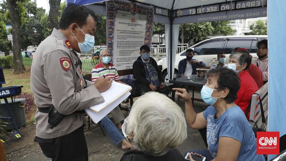 FOTO: Tes Usap Antigen Gratis di Operasi Lilin Polisi