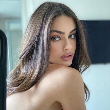 Yael Shelbia, Wanita Tercantik Dunia yang Kalahkan Lisa BLACKPINK