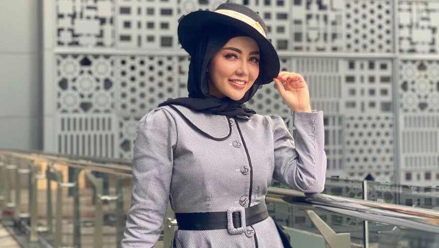 Bella Shofie Bella Shofie berhijab