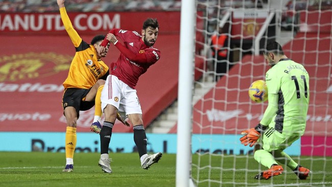 Manchester United justru digerogoti persoalan cedera pemain menatap pekan-pekan krusial dalam persaingan memburu gelar Liga Inggris.