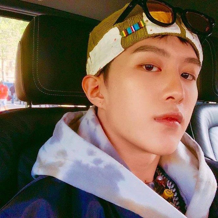 <p>Tak seperti sang kakak yang berprofesi sebagai aktris, Fan Chengcheng memilih menjadi penyanyi, idol di China. (Foto: Instagram @real_fanchengcheng)</p>