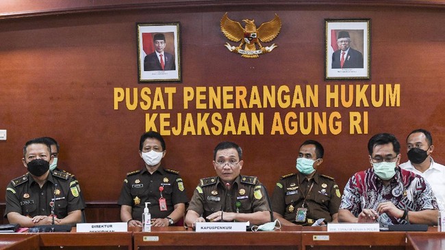Kejaksaan Agung menduga hampir seluruh tersangka kasus dugaan korupsi ASABRI memiliki aset di luar negeri. Aset itu kini masih diburu.