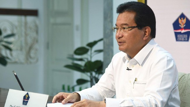 Jubir Satgas mengatakan target pelandaian Covid-19 pada 17 Agustus merujuk pada sejumlah faktor di antaranya penurunan kasus aktif dan pelaksanaan vaksinasi.