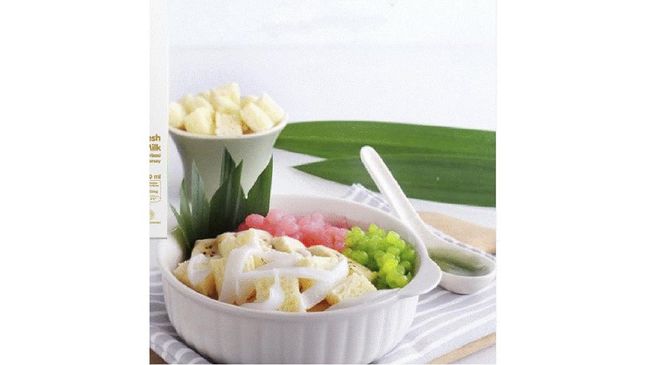 Saat akhir pekan di rumah aja, Anda bisa mencoba membuat berbagai resep camilan yang enak dan segar, salah satunya Bongko Kopyor.