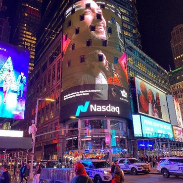 Maruli Tampubolon Bangga Video Klip 'Never Stand Alone' Diputar di Times Square New York