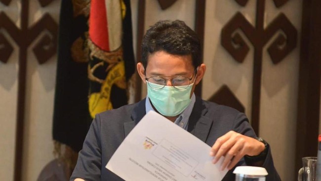 Menparekraf Sandiaga Uno mendukung pengetatan syarat bagi pelaku perjalanan internasional di Indonesia, dan berharap kurva Covid segera menurun.