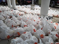 Dinsos Ponorogo Bagikan 542 Paket Sembako di Penghujung Tahun