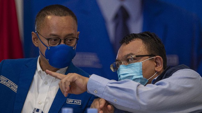 Ketua Fraksi PAN DPR RI Saleh Partaonan Daulay menyatakan fraksinya mendukung rencana Presiden Jokowi merevisi UU ITE.