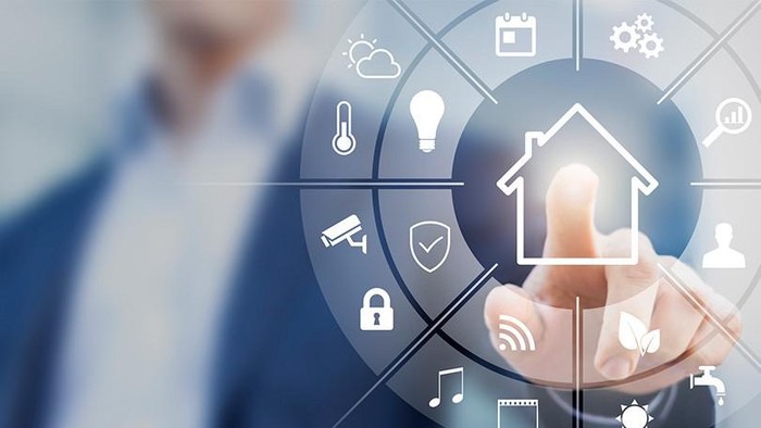 Teknologi smart home membantu pelaku usaha menekan biaya operasional. Proyeksi pasar Indonesia tumbuh pesat, efisiensi energi jadi kunci daya saing UMKM.