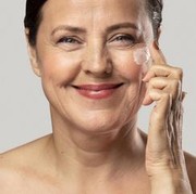 Waktu yang Tepat untuk Menggunakan Produk Anti-Aging!