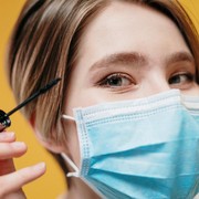 6 Rekomendasi Maskara Terbaik Untuk Makeup Saat Pakai Masker