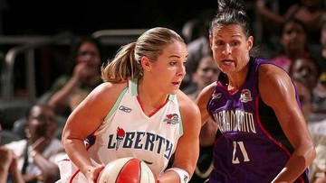 5 Fakta Becky Hammon, Wanita Pertama yang Jadi Pelatih Kepala Tim NBA