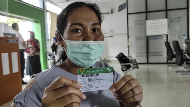 Memiliki seorang anak yang menderita asma sejak usia 5 tahun, Widya Sila (31) mengaku bersyukur bergabung menjadi peserta program JKN-KIS.