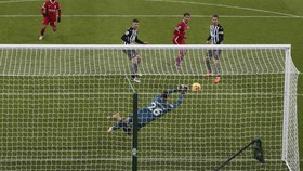 Liverpool Gagal Menang Hingga Tyson Ingin Bunuh Berbick