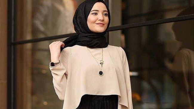 Hijabers Pakai Crop Top? Bisa Kok, Ini Pilihannya!